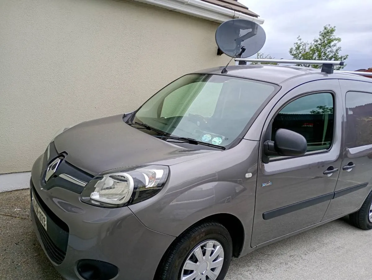 Renault kangoo professsional electric van - Image 2