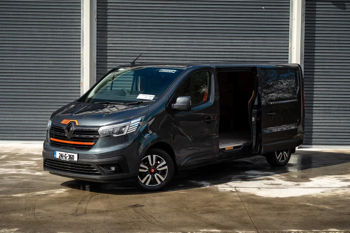 Renault Trafic Exclusive Red Edition 241 170 Auto - Image 3