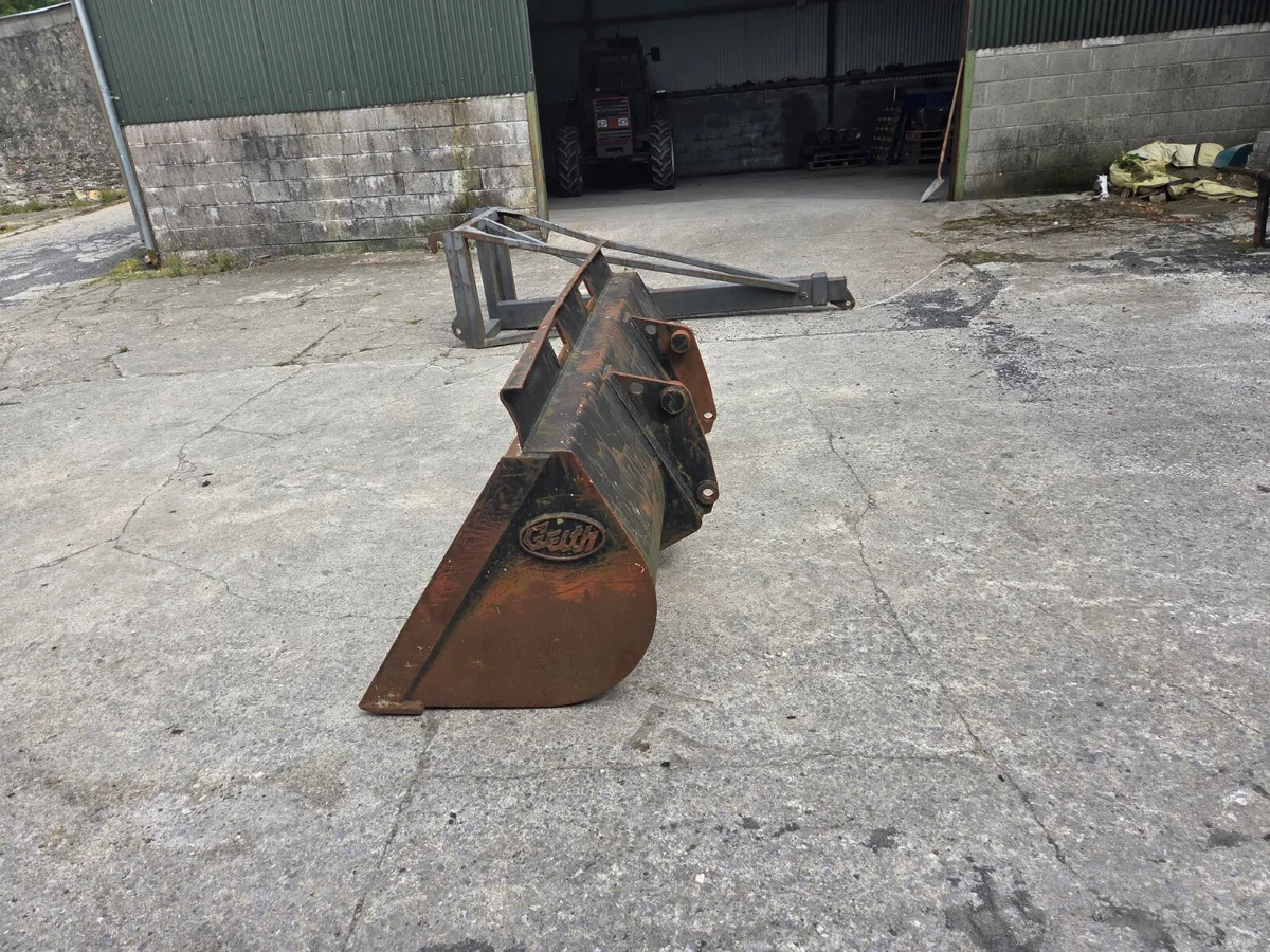 JCB  FLY JIB+MANITOU  BUCKET - Image 3