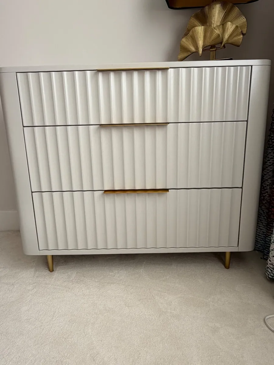 Chest of Drawers - Image 1
