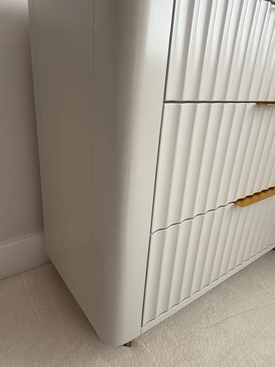 Chest of Drawers - Image 2