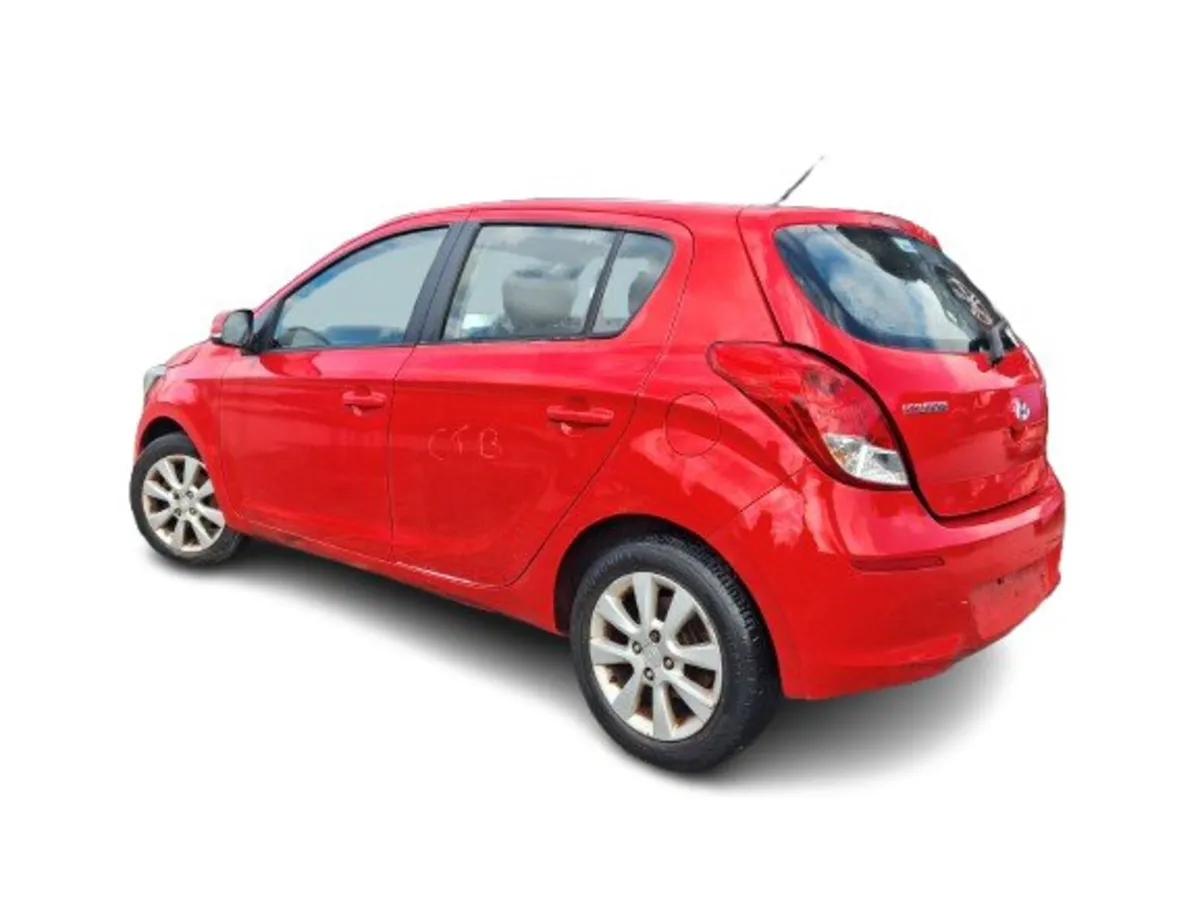 2013 HYUNDAI I20 For Breaking/Dismantling - Image 4