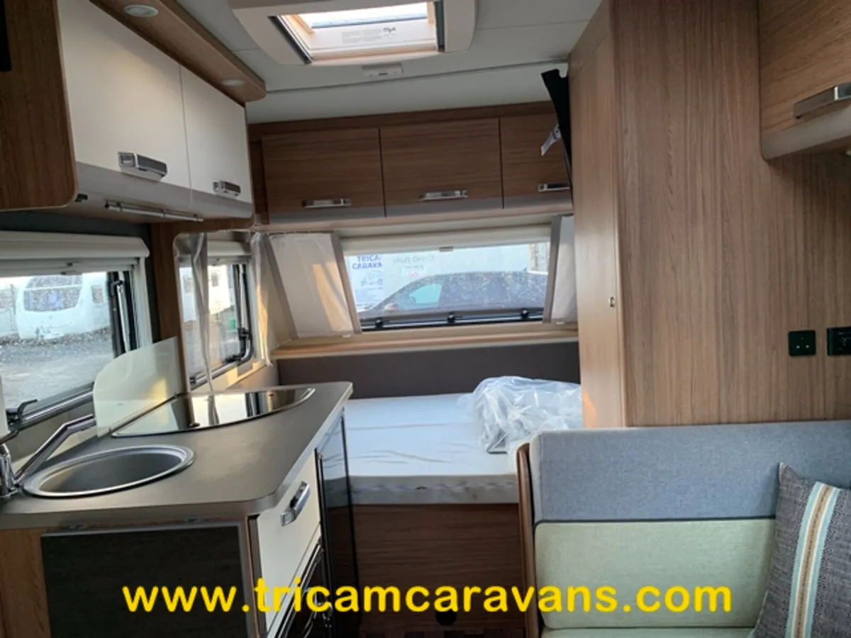 2025 Weinsberg CaraOne 390 QD One Owner Fixed Bed - Image 2
