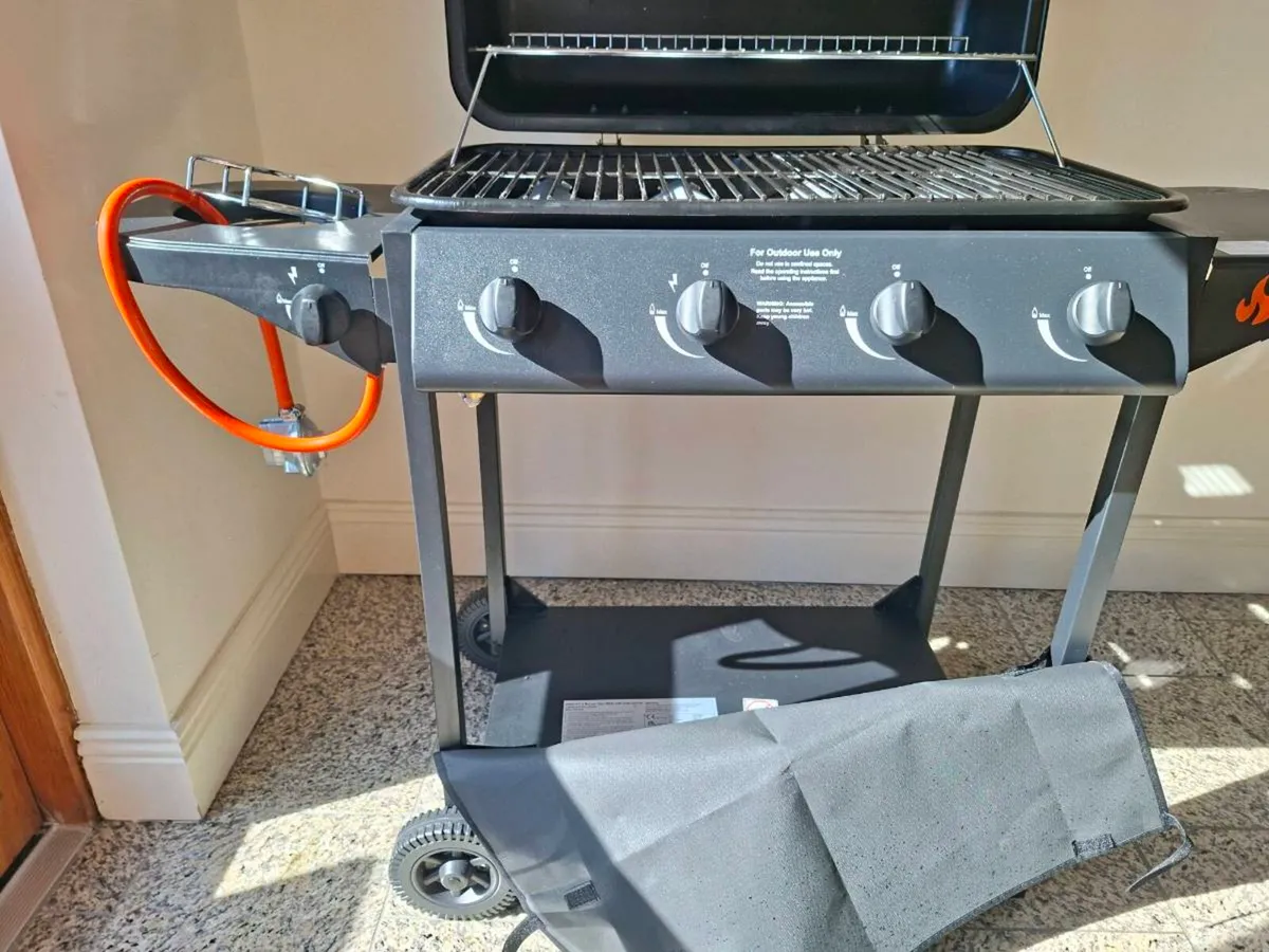 GAS 4 BURNER BBQ - Image 4