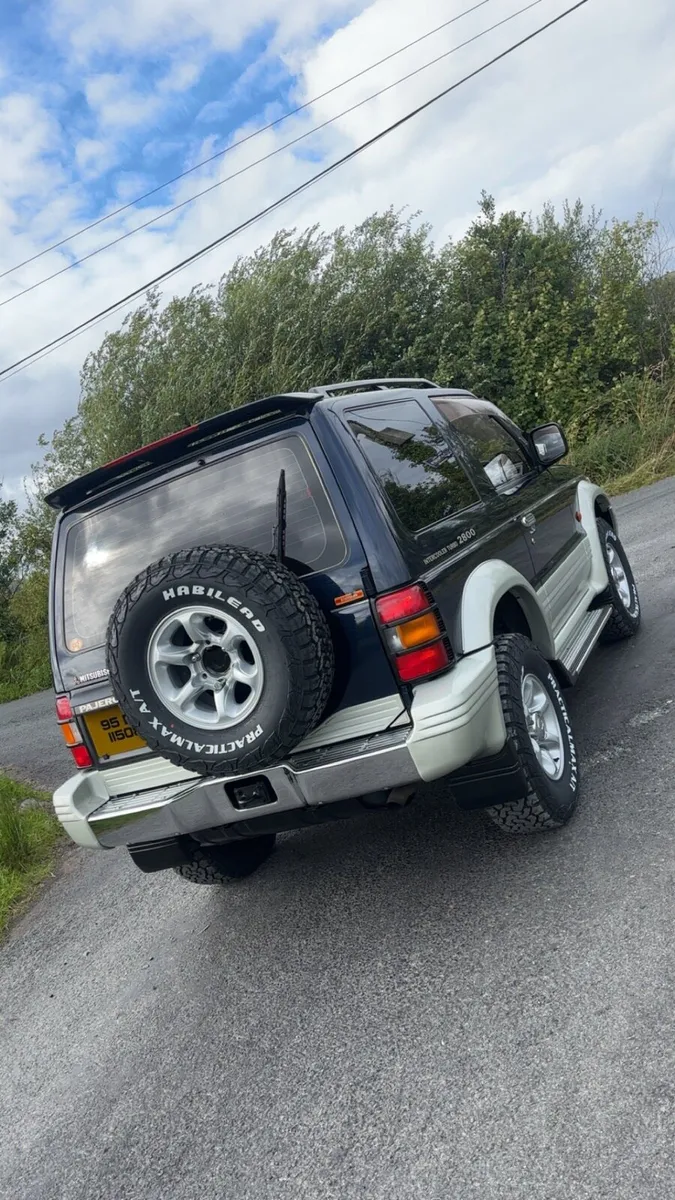 Mitsubishi Pajero 2.8TD low km - Image 4