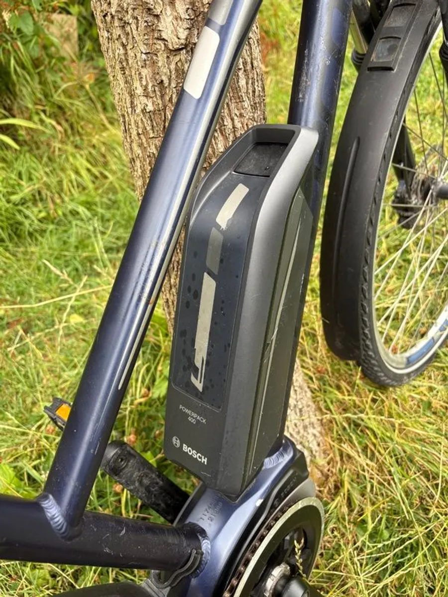 Carrera Crossfuse Womens Electric Hybrid Bike - 19" Frame (Bosch motor / low mileage / serviced) - Image 3