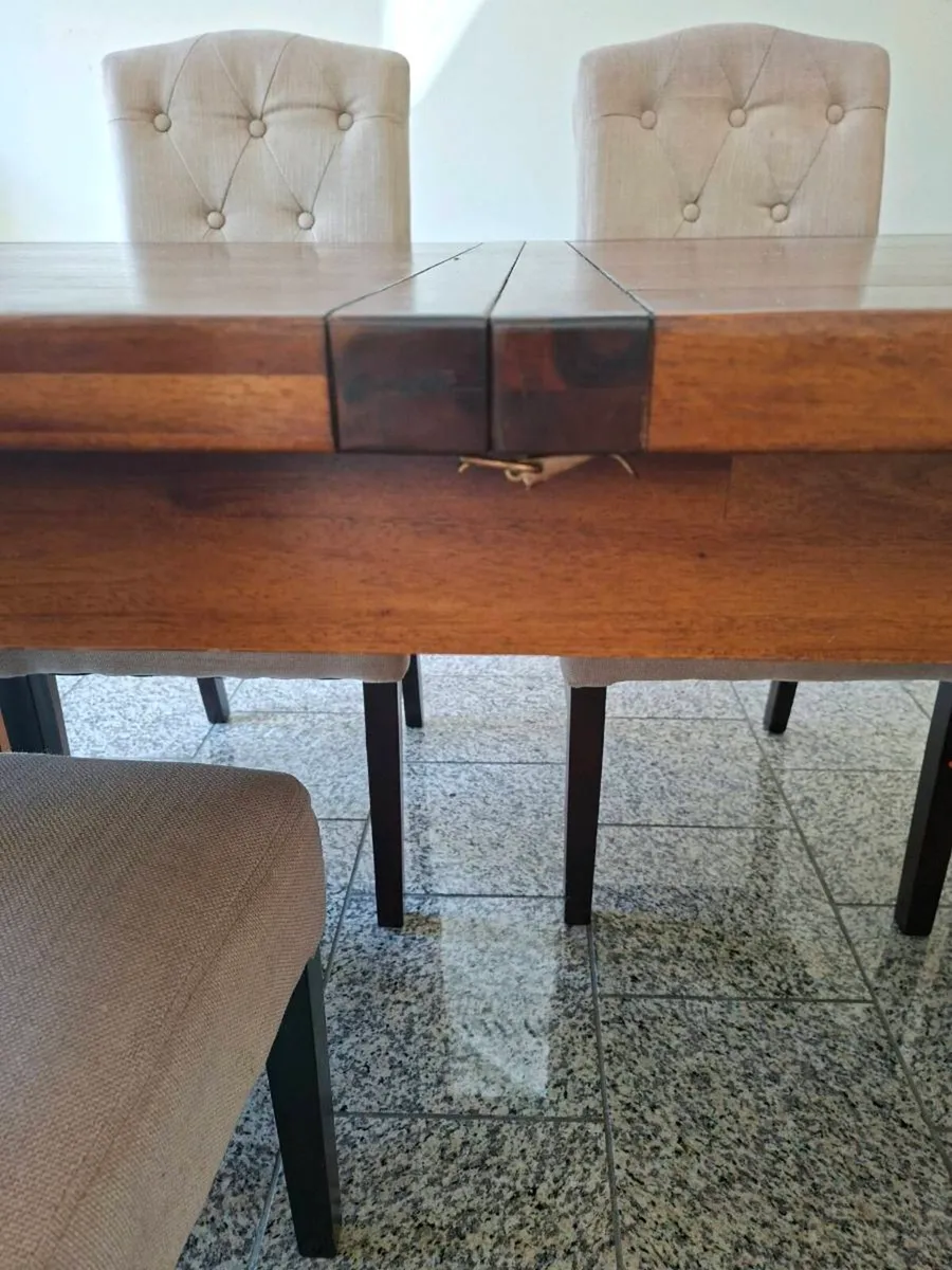 Dining table and 6 chairs - Image 4