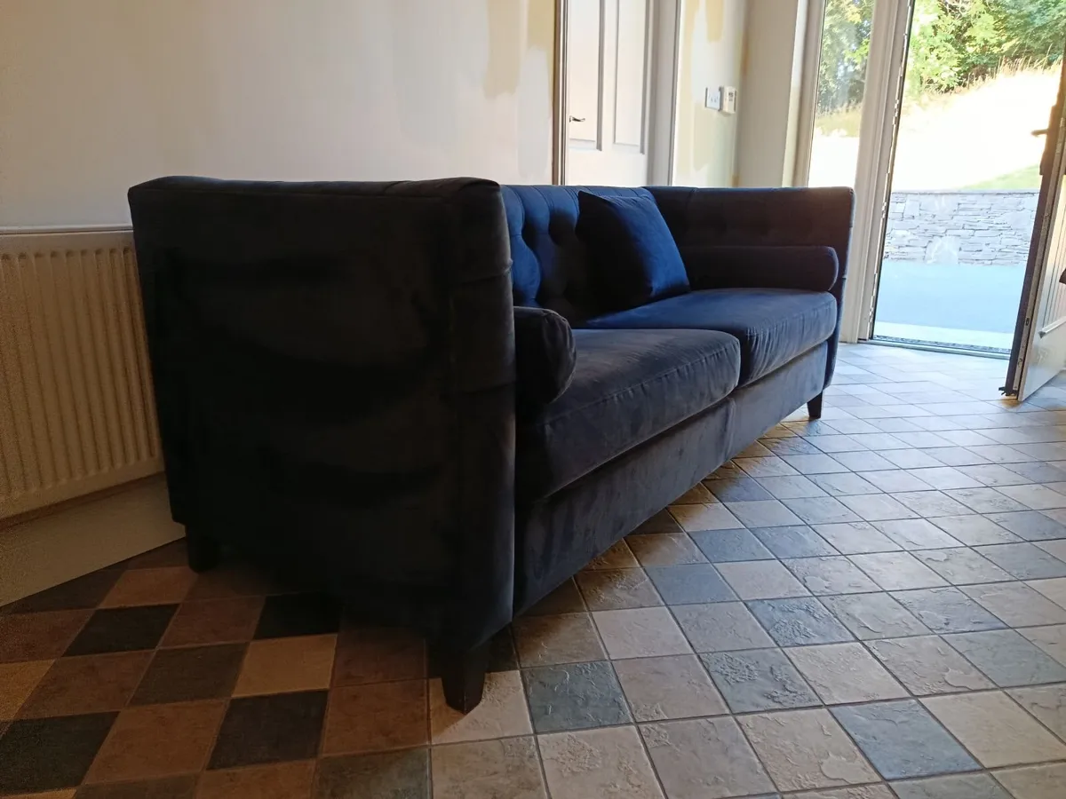 Couch - Image 4