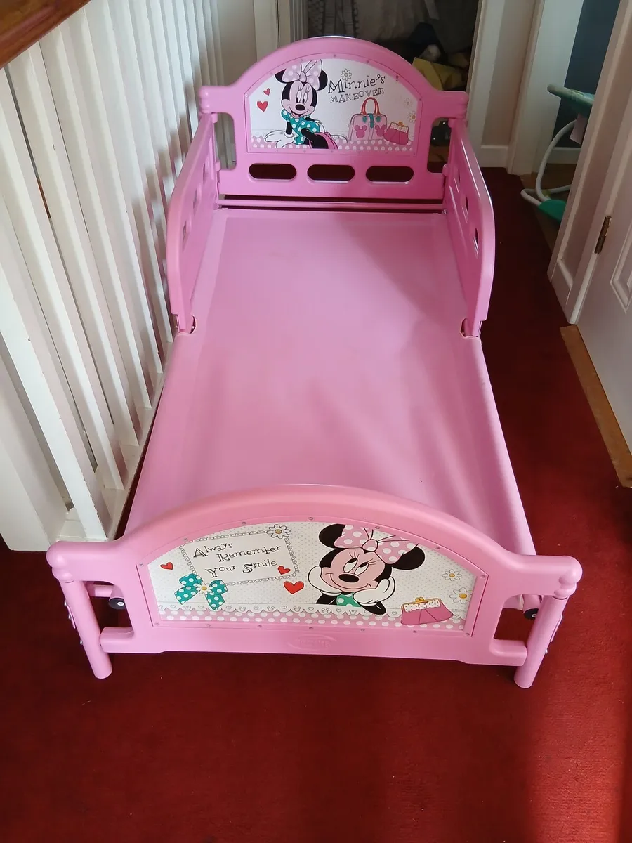 Minnie mouse bed