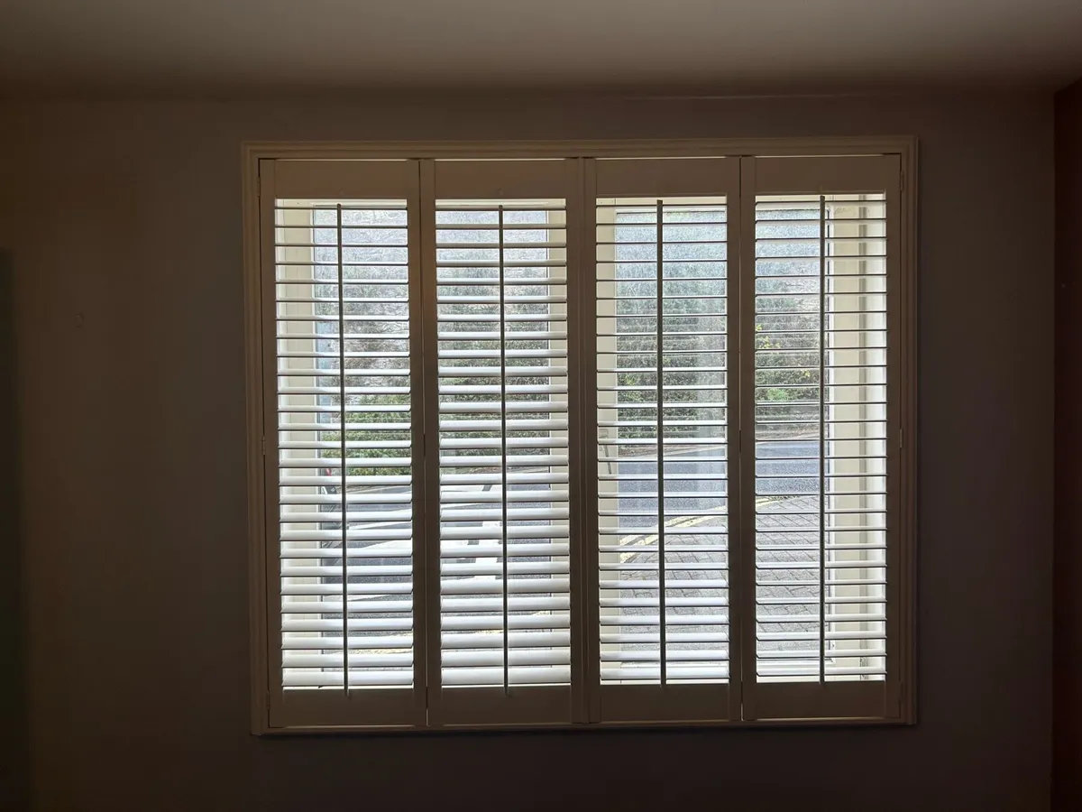 Plantation shutters 1800 mm x 1600mm - Image 2