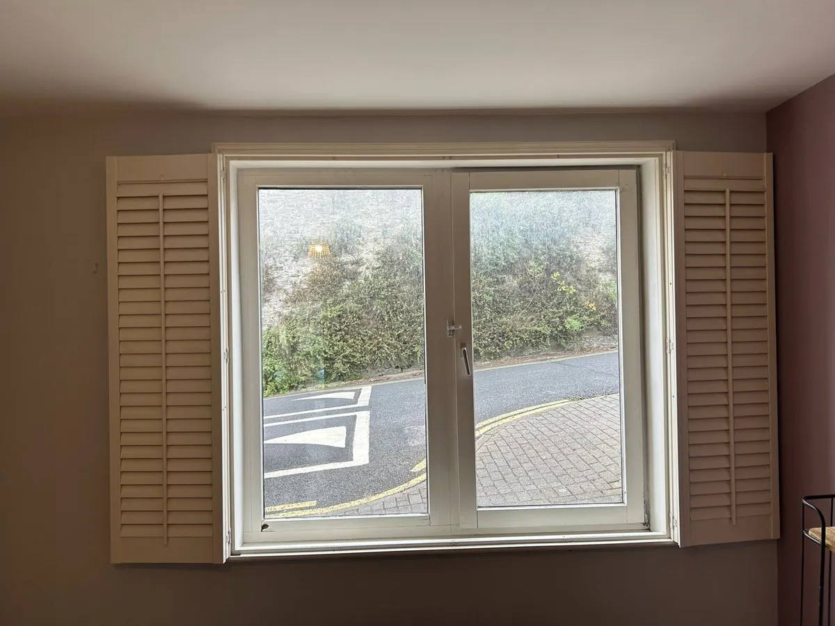 Plantation shutters 1800 mm x 1600mm - Image 3