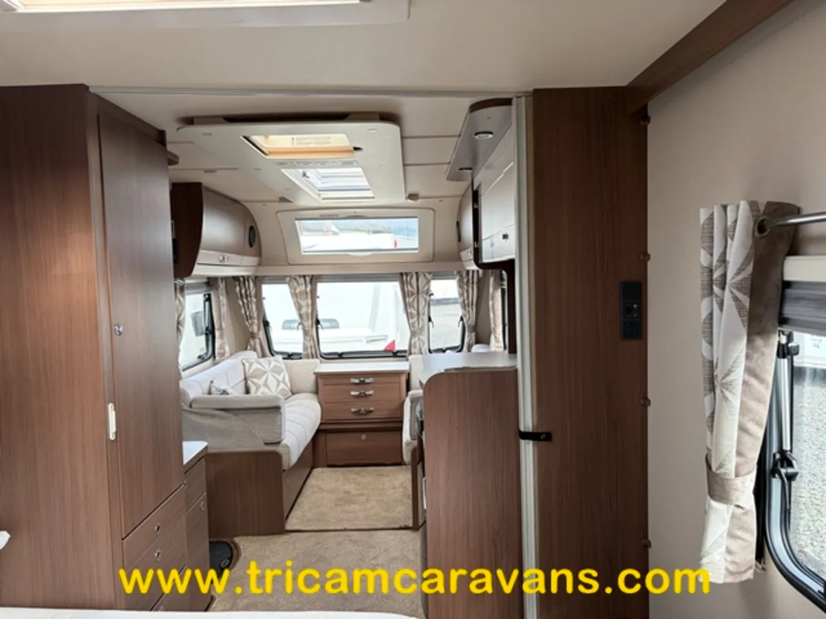 2017 Elddis Affinity 554/4 Transverse Island Bed - Image 2