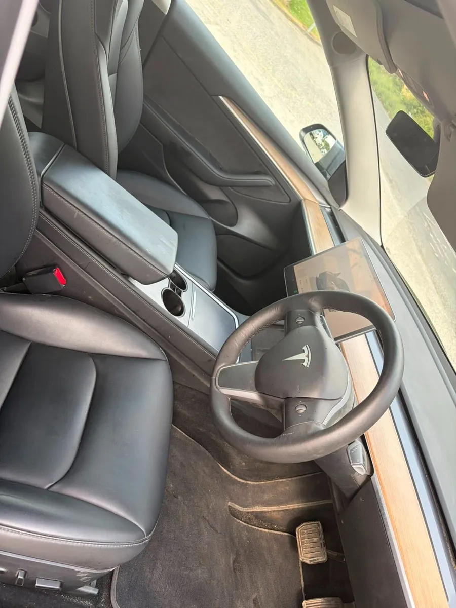 2022 Model 3 Standard Range Plus Damaged Salvage - Image 3
