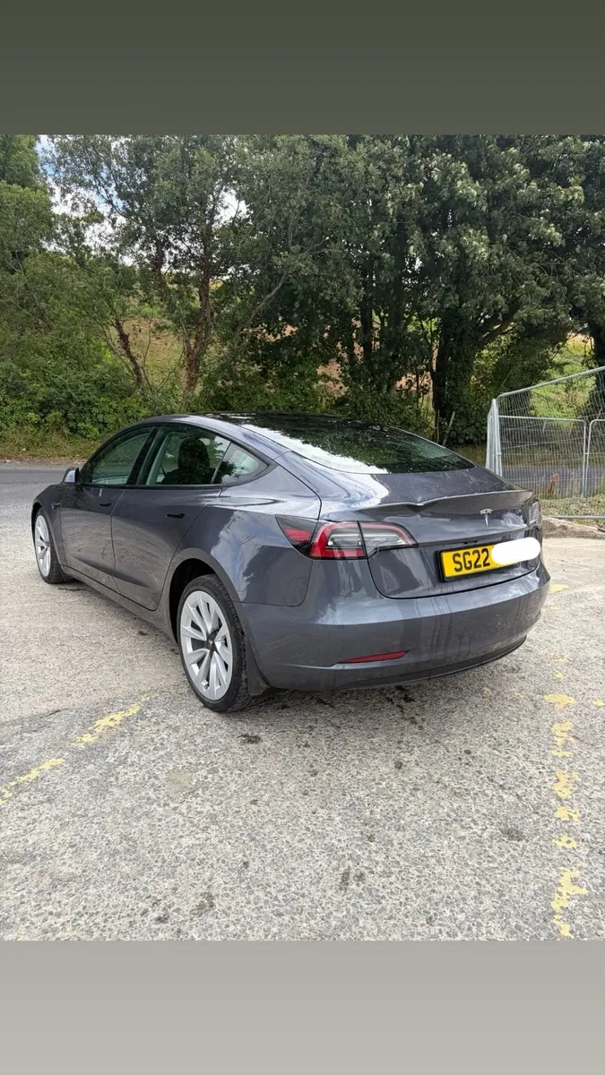 2022 Model 3 Standard Range Plus Damaged Salvage - Image 4