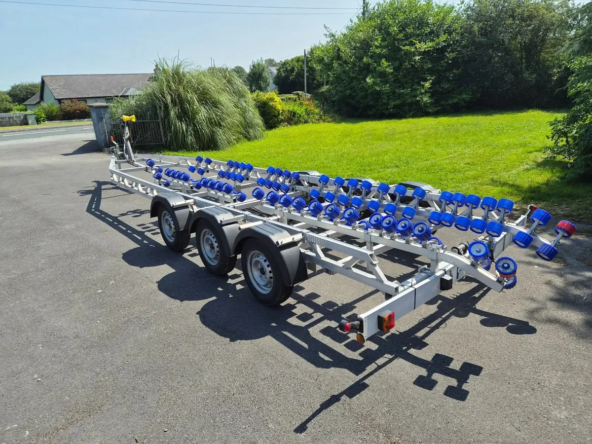 32ft  Tri Axle Alum Trailer As New - Image 1