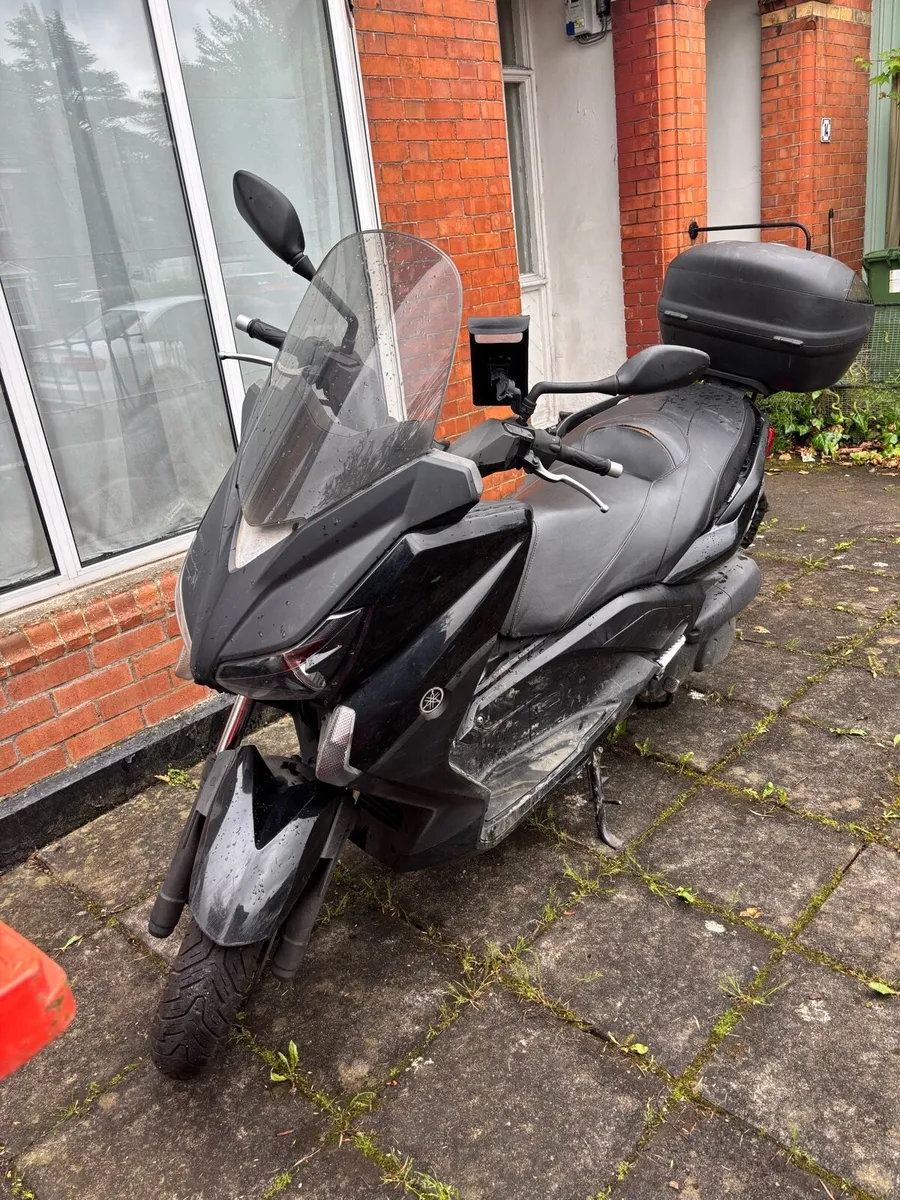 YAMAHA XMAX 250CC - Image 2