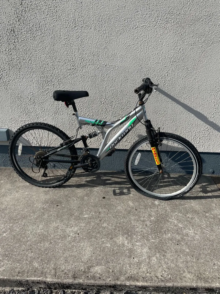 GOOD VALUE: ADULT SIZE BIKE. - Image 1