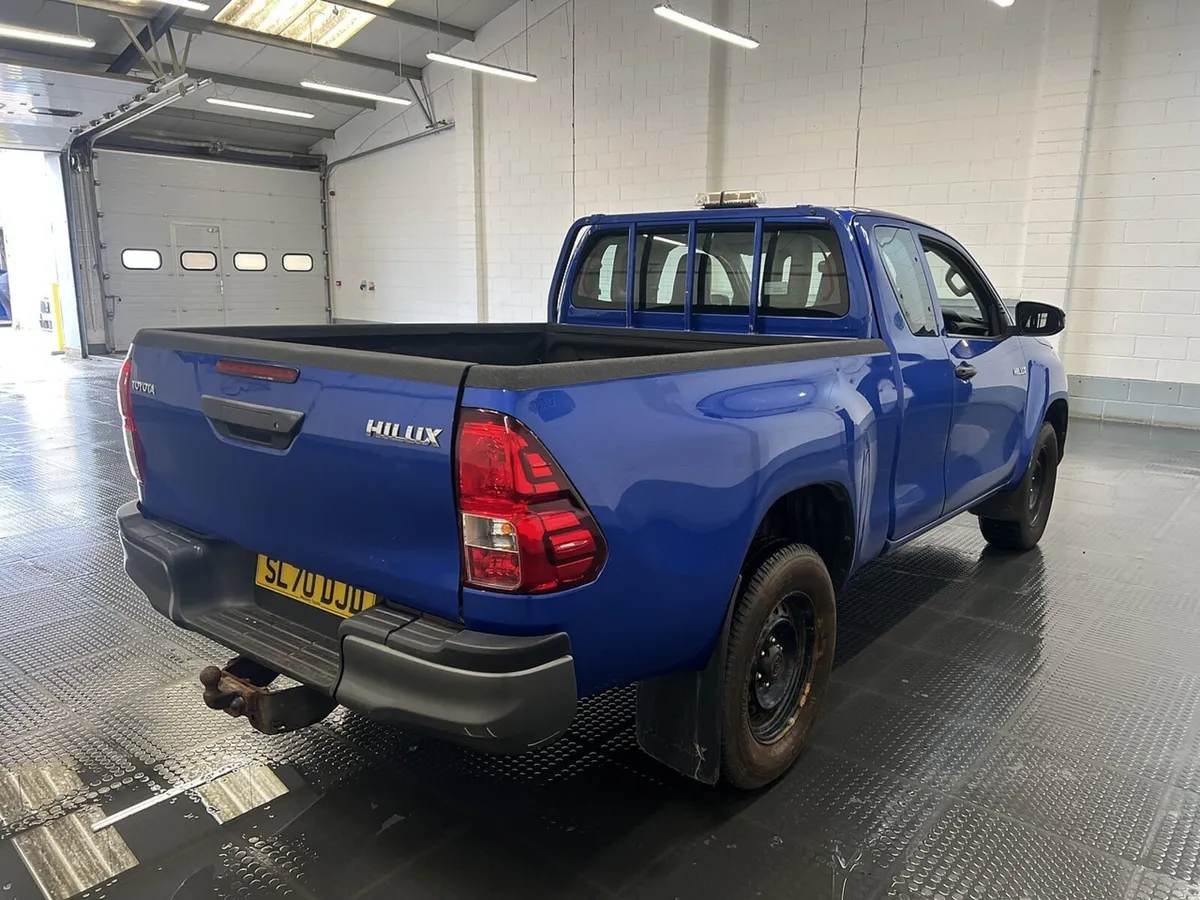2020 Toyota Hilux PickUp Van - Image 3