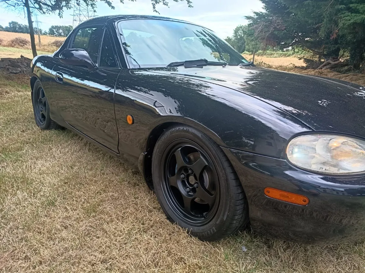 Mazda MX-5 1998 - Image 2
