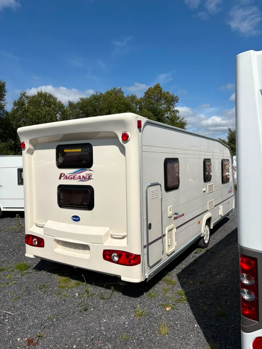 Bailey pageant 6 berth fixed bunkbeds caravan - Image 4