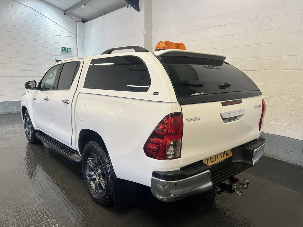 2021 Toyota Hilux PickUp Van - Image 4