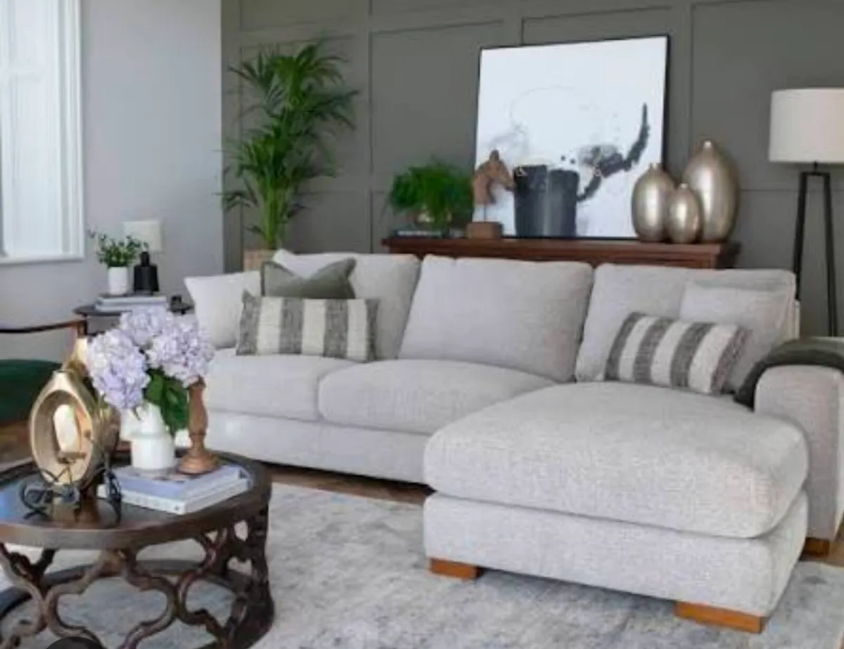 Ez Living 3 piece suite Corner couch - Image 1