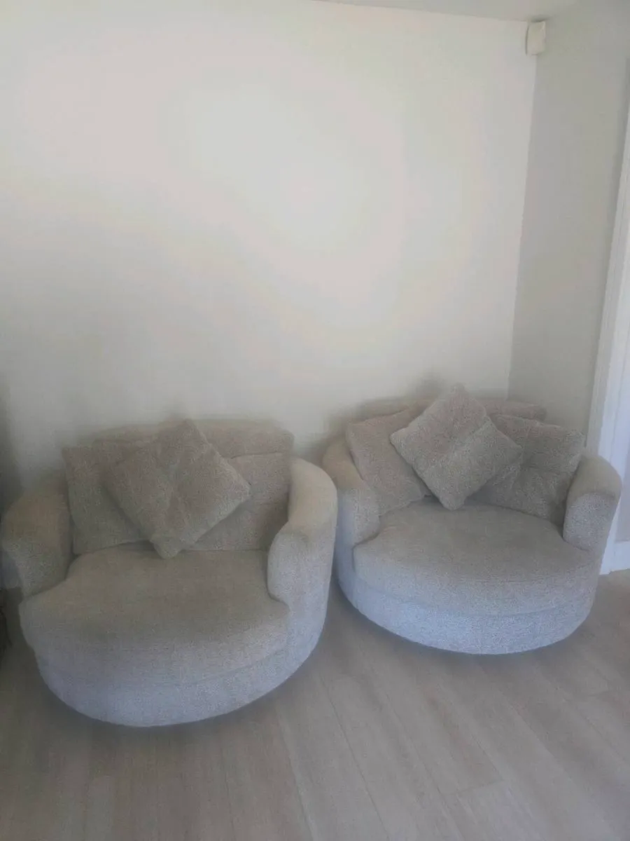 Ez Living 3 piece suite Corner couch - Image 4