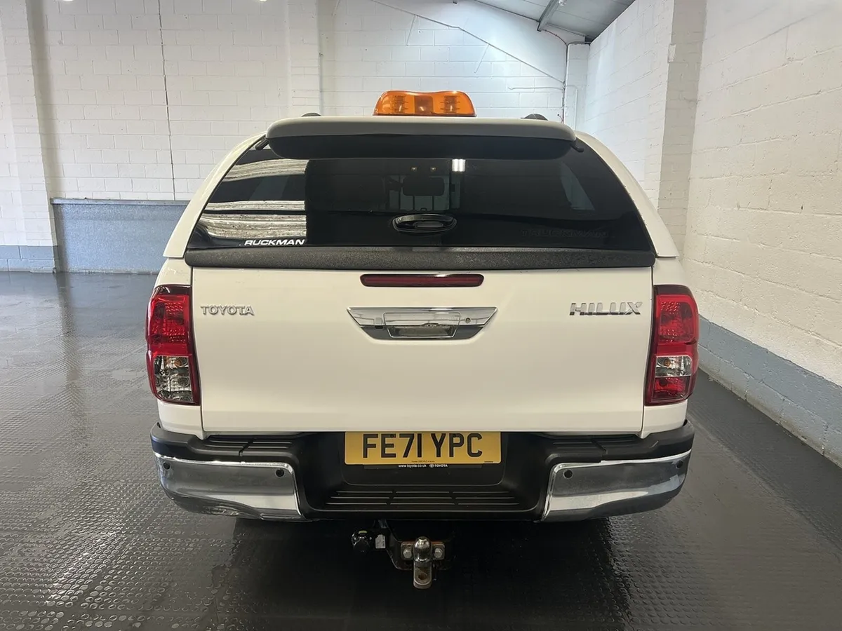 2021 Toyota Hilux PickUp Van - Image 4