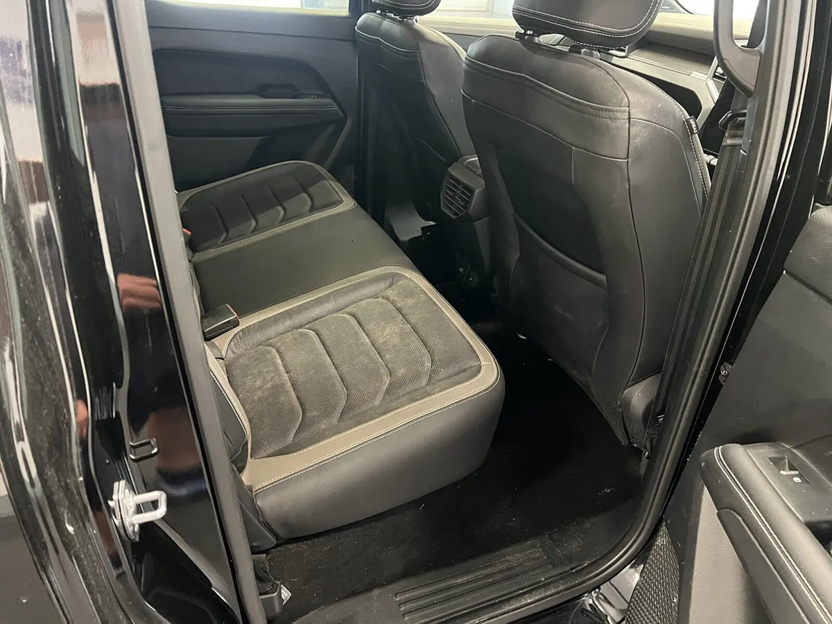 2024 Volkswagen Amarok PickUp Van - Image 4