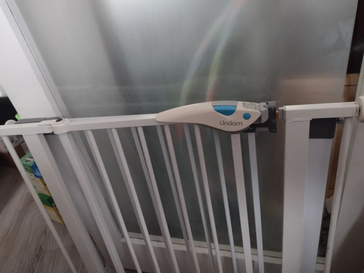Heavy LIndam stair or door safety gate - Image 3