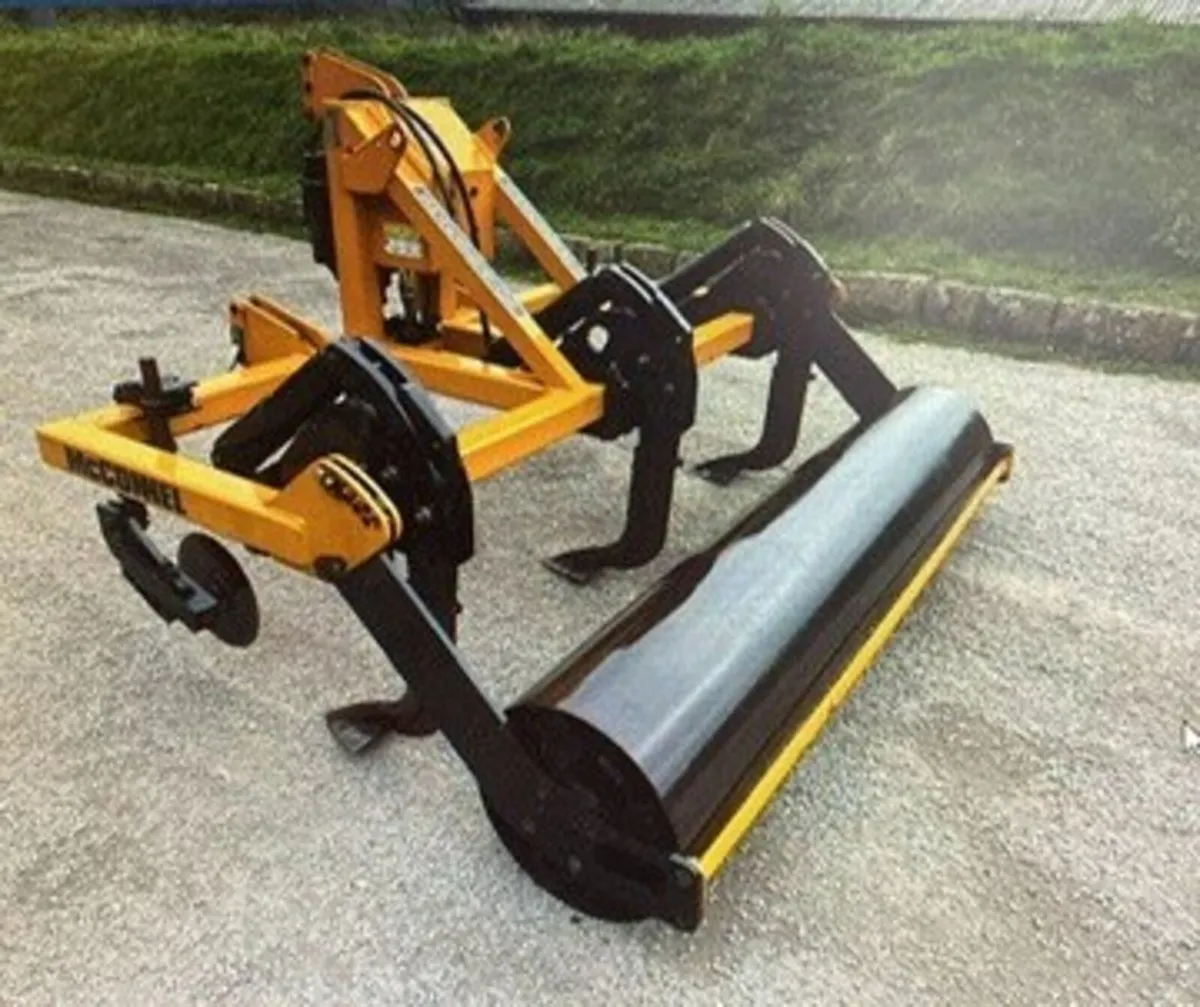 MCCONNEL 3-LEG SHAKERATOR SUBSOILER - Image 1