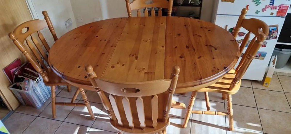 Dining table and 4 chairs - Image 1