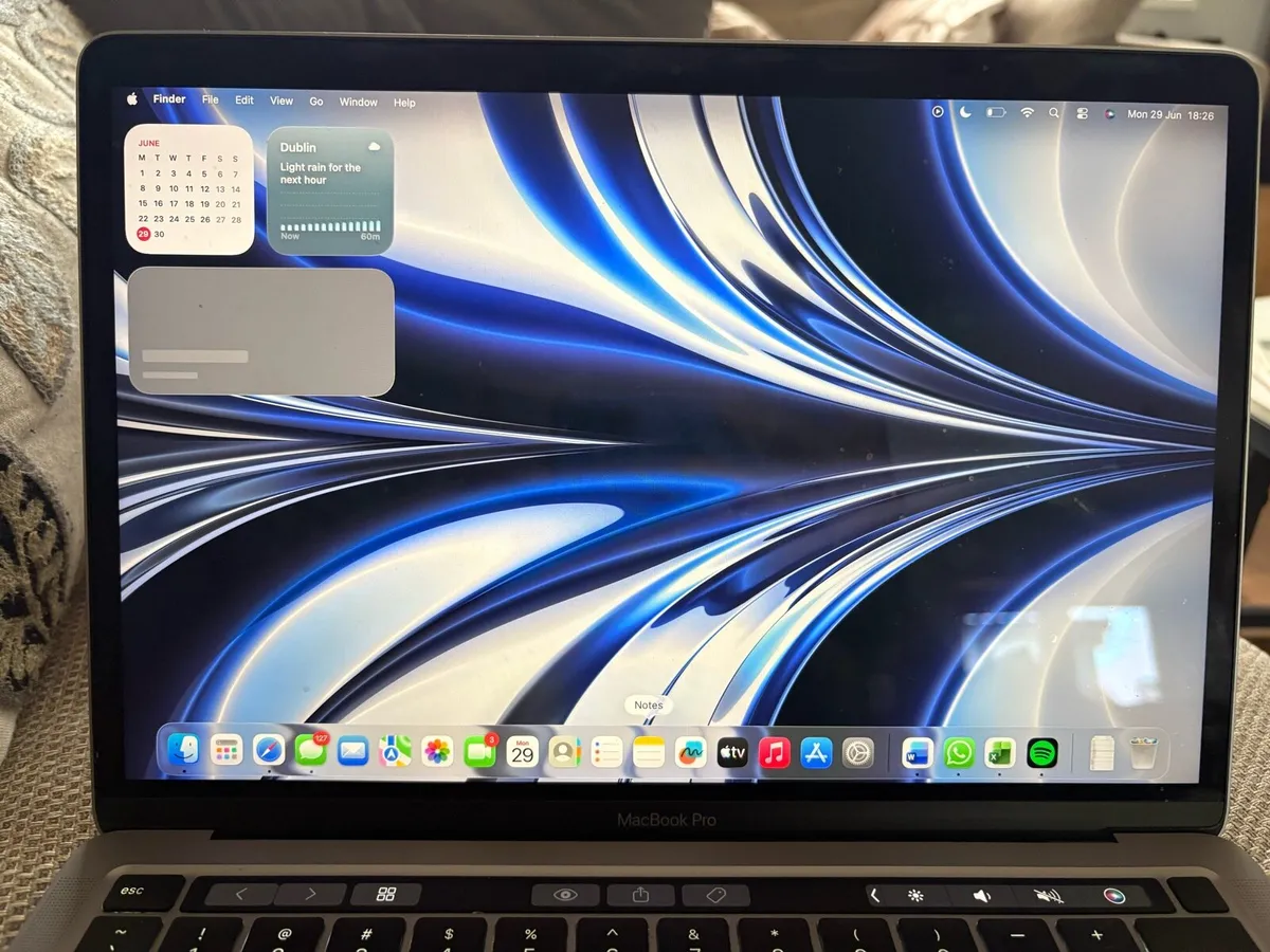 Macbook Pro 2020 - Image 3