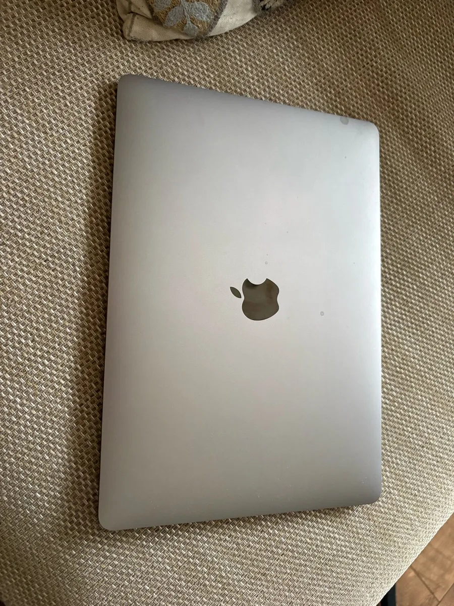 Macbook Pro 2020 - Image 4