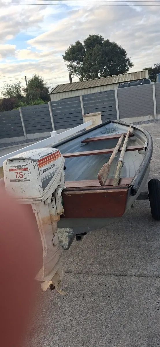 15ft Fibreglass Boat & Johnson Engine - Image 3