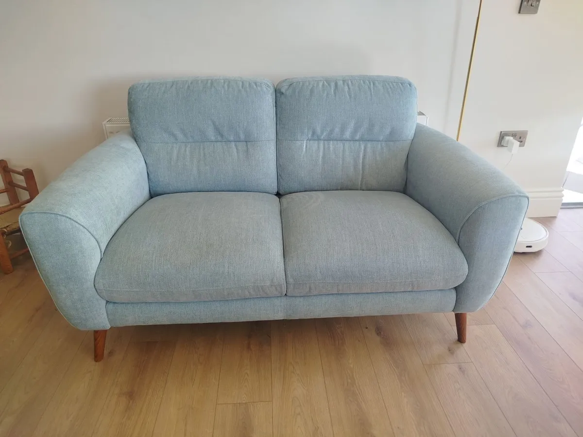 2 seater couch - Image 1