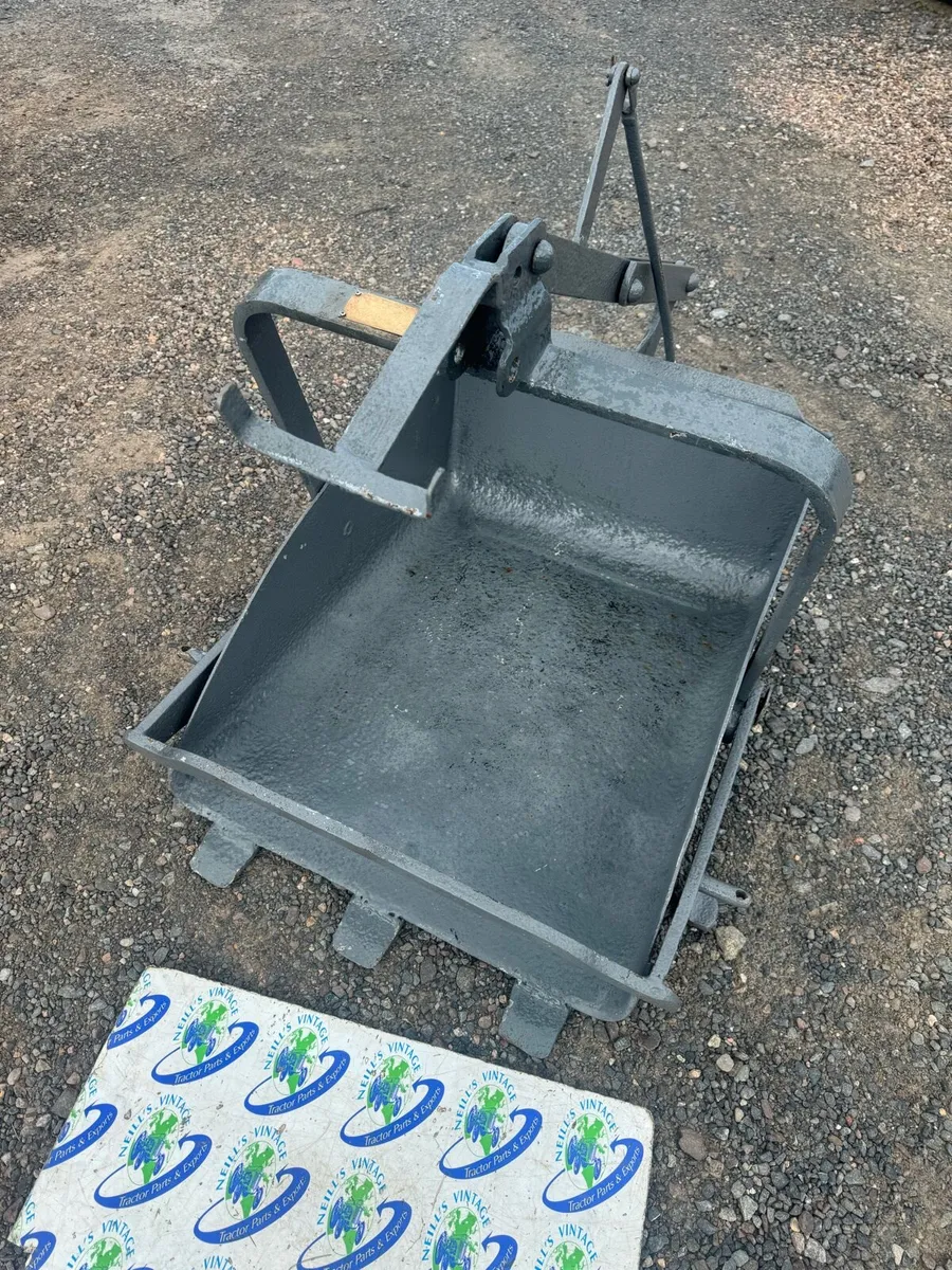 Ferguson Earth Scoop - Image 3