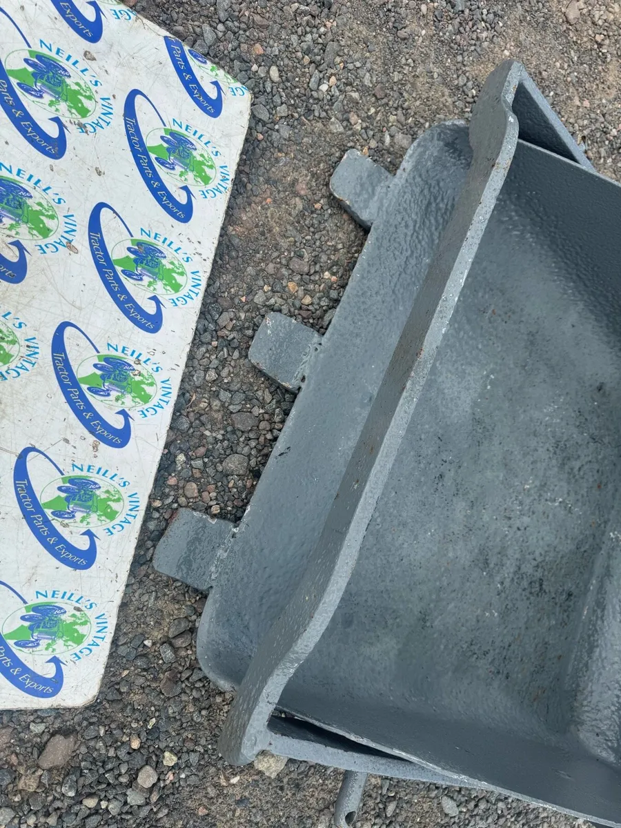 Ferguson Earth Scoop - Image 4