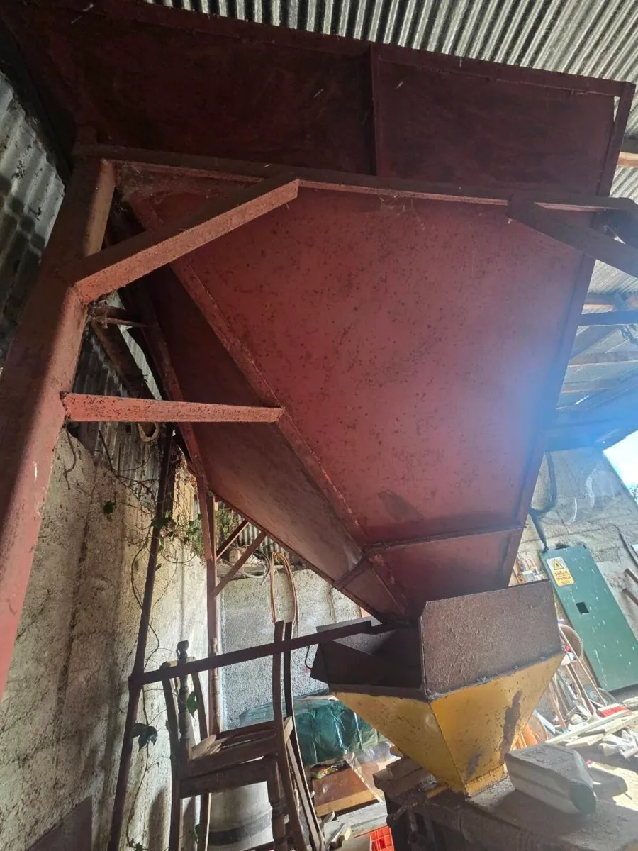 3 Ton Hopper - Image 2