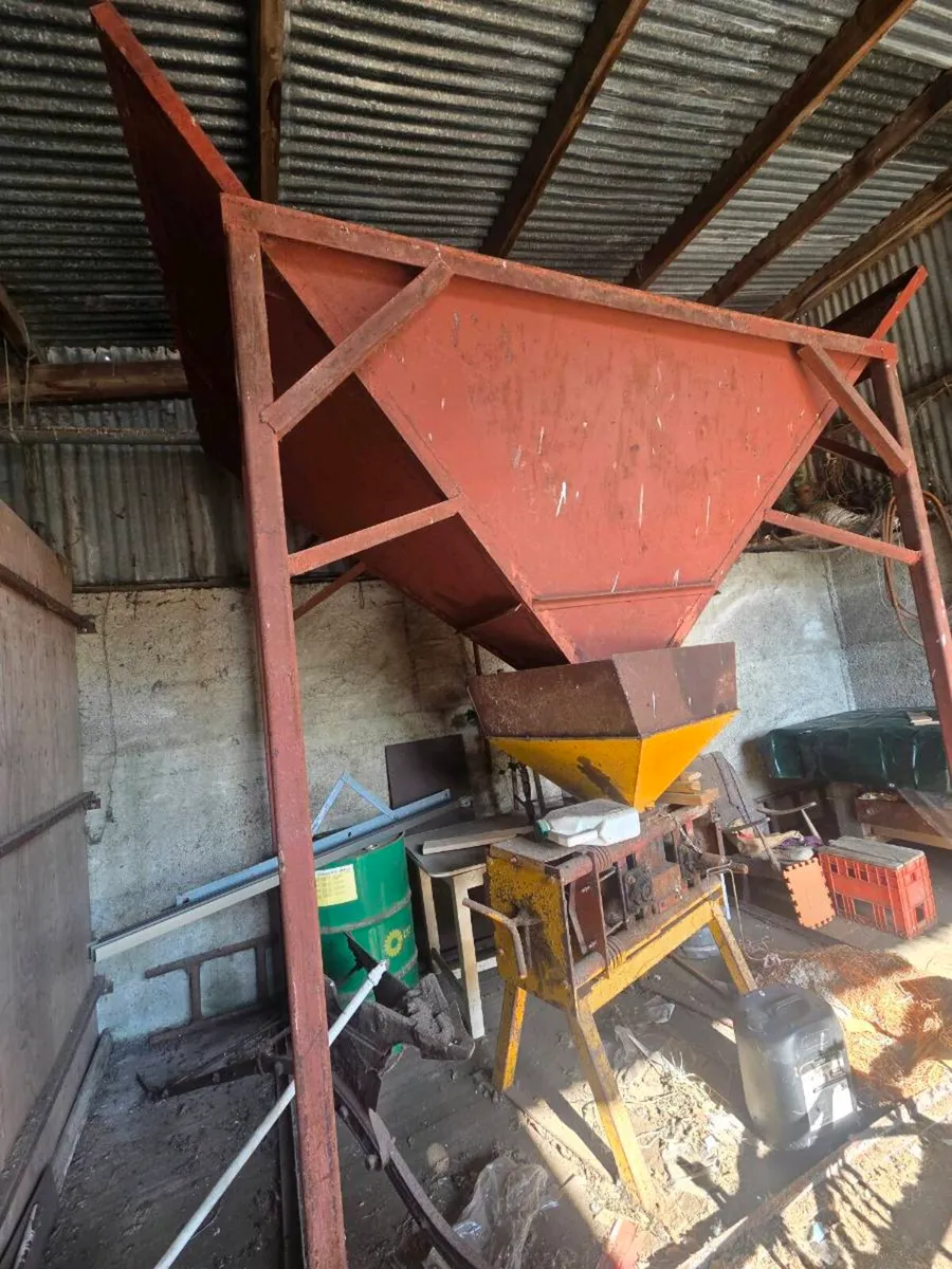 3 Ton Hopper - Image 1