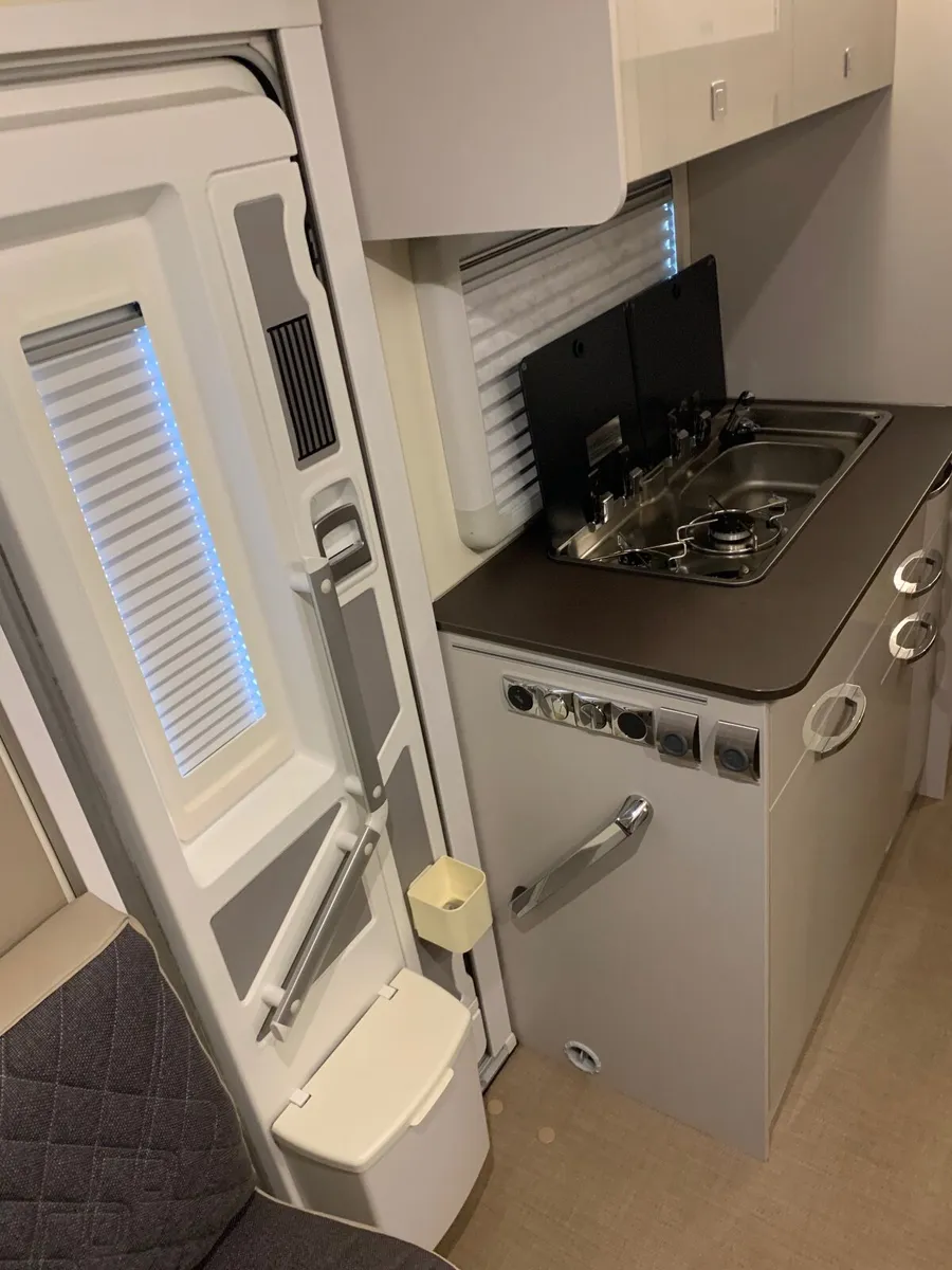 Burstner Lineo T690G Active Motorhome - Image 2