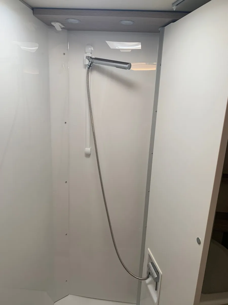 Burstner Lineo T690G Active Motorhome - Image 3