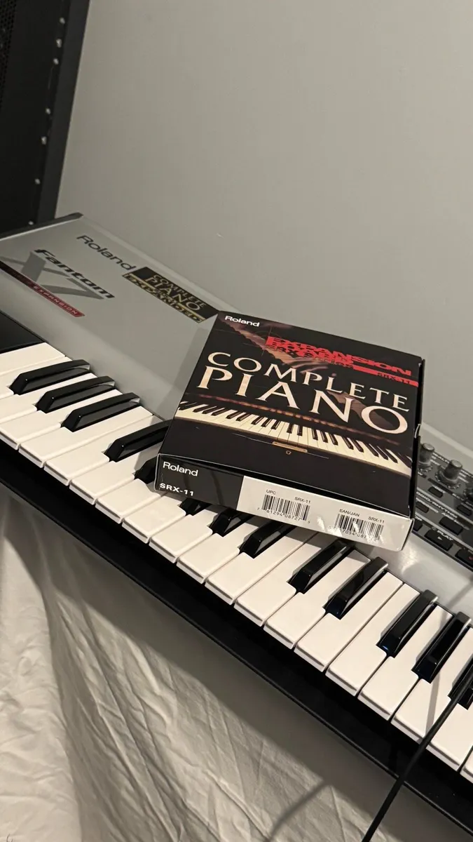 Roland Fantom x7