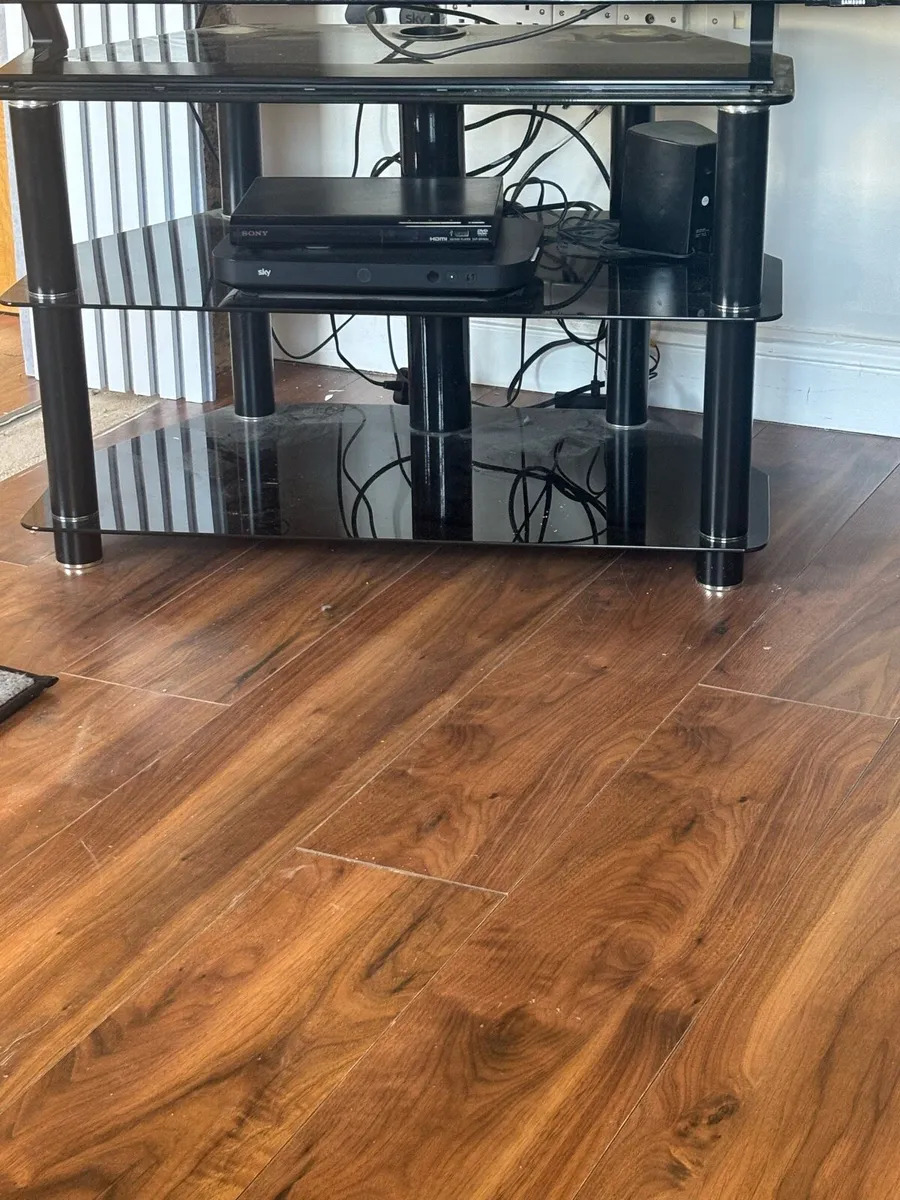 TV stand - Image 2