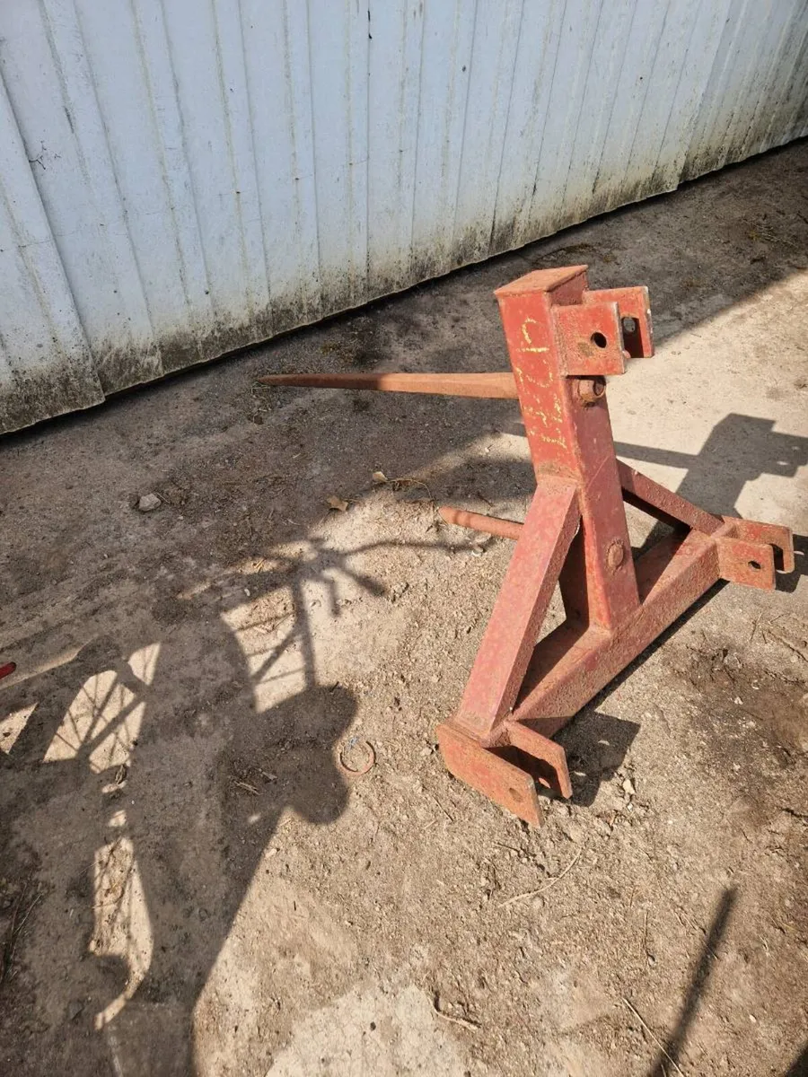 Bale spike - Image 1