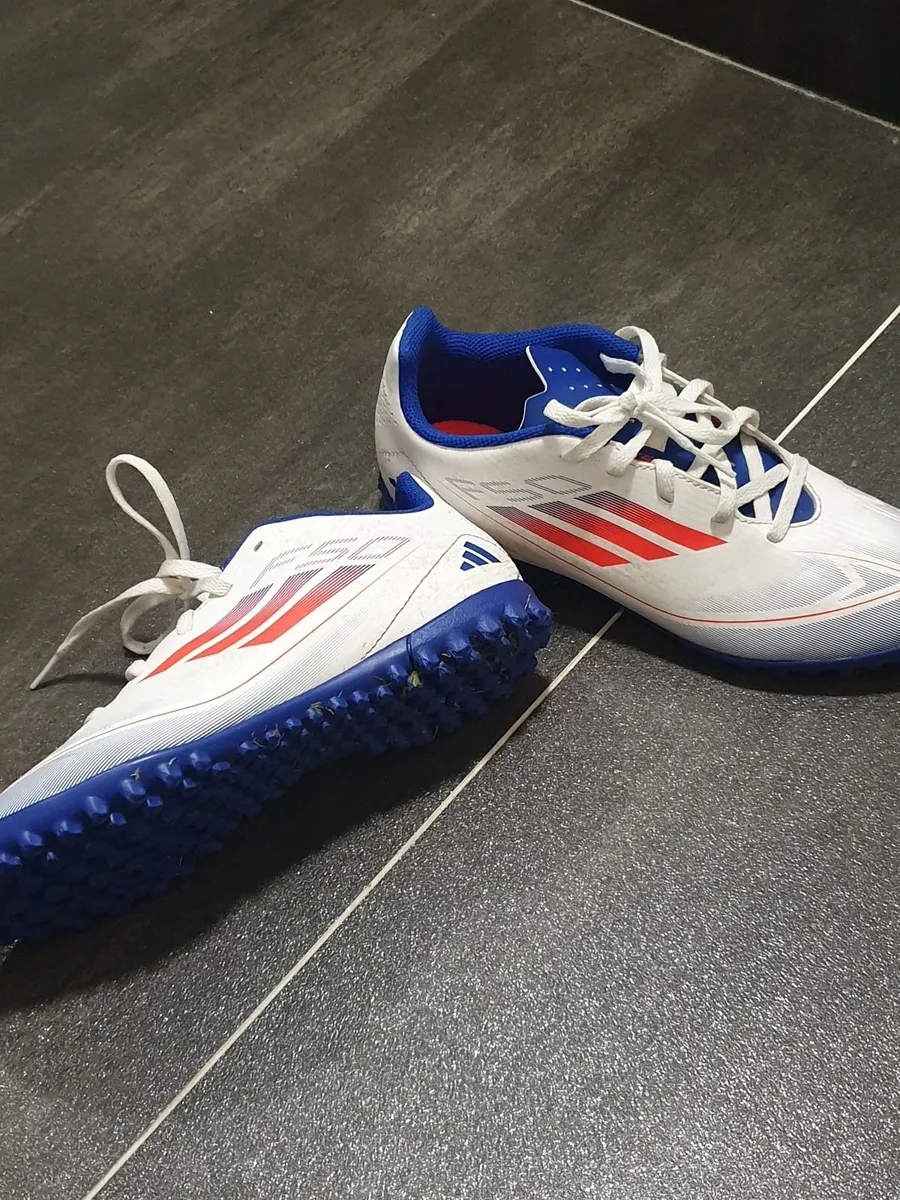 footbal boots adidas F50 uk 5.5 great condition - Image 1