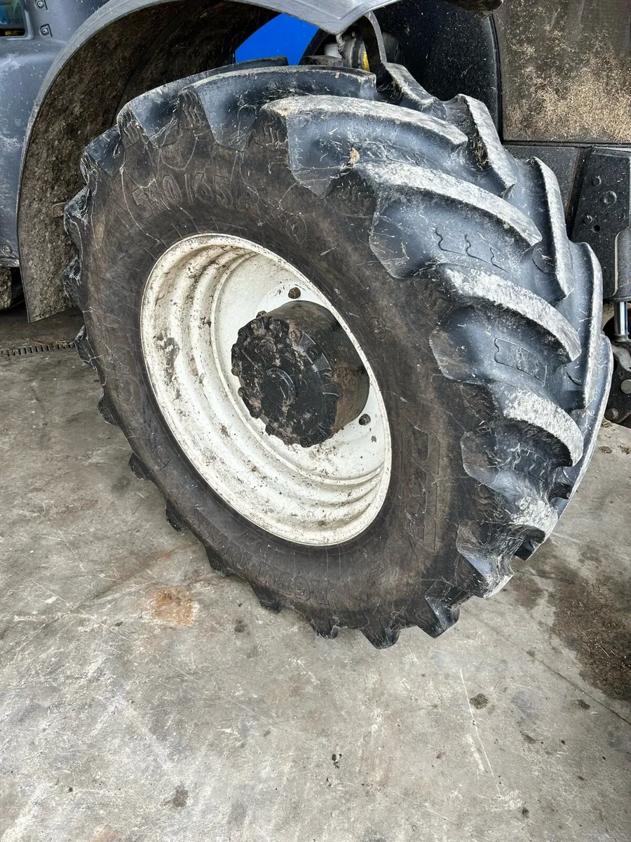 540/65/30 BKT tyre - Image 1