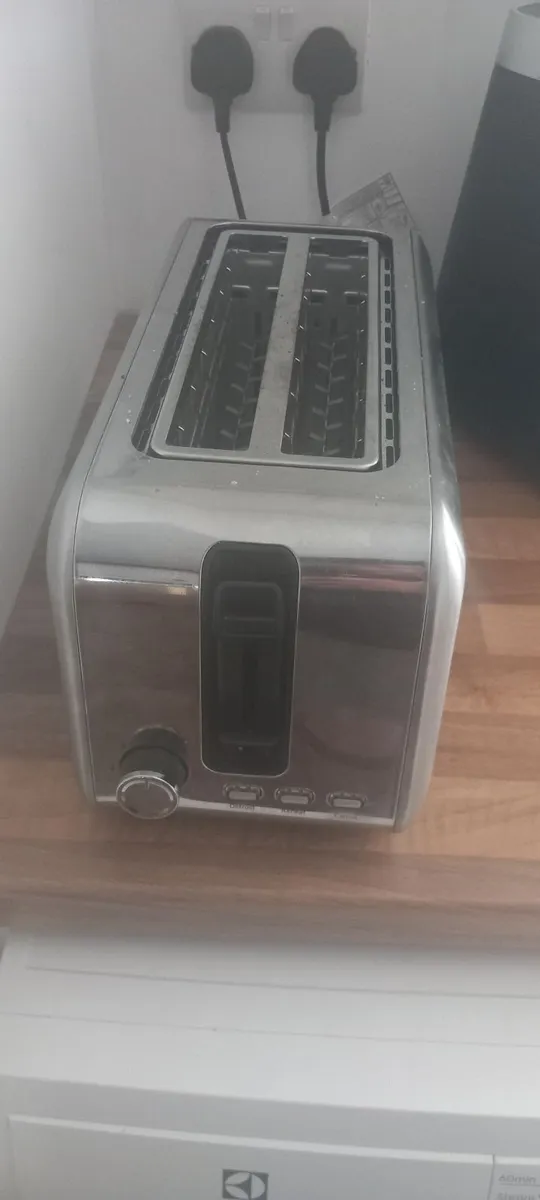 Mini fridge,Microwave+2Toaster - Read Description - Image 3