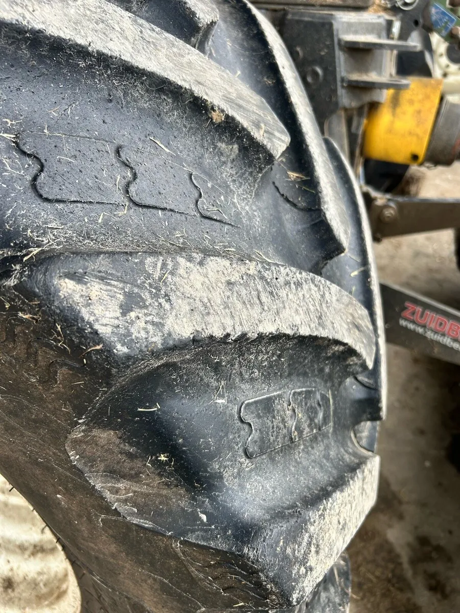 540/65/30 BKT tyre - Image 4