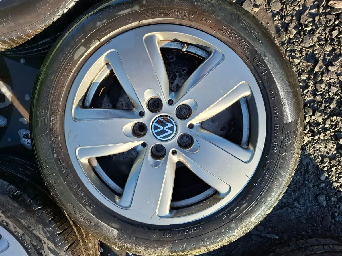 16" Vw Alloys with tyres - Image 2